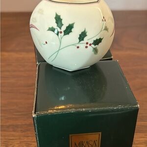 Christmas Mikasa Candle Holders set of 2 NWT
